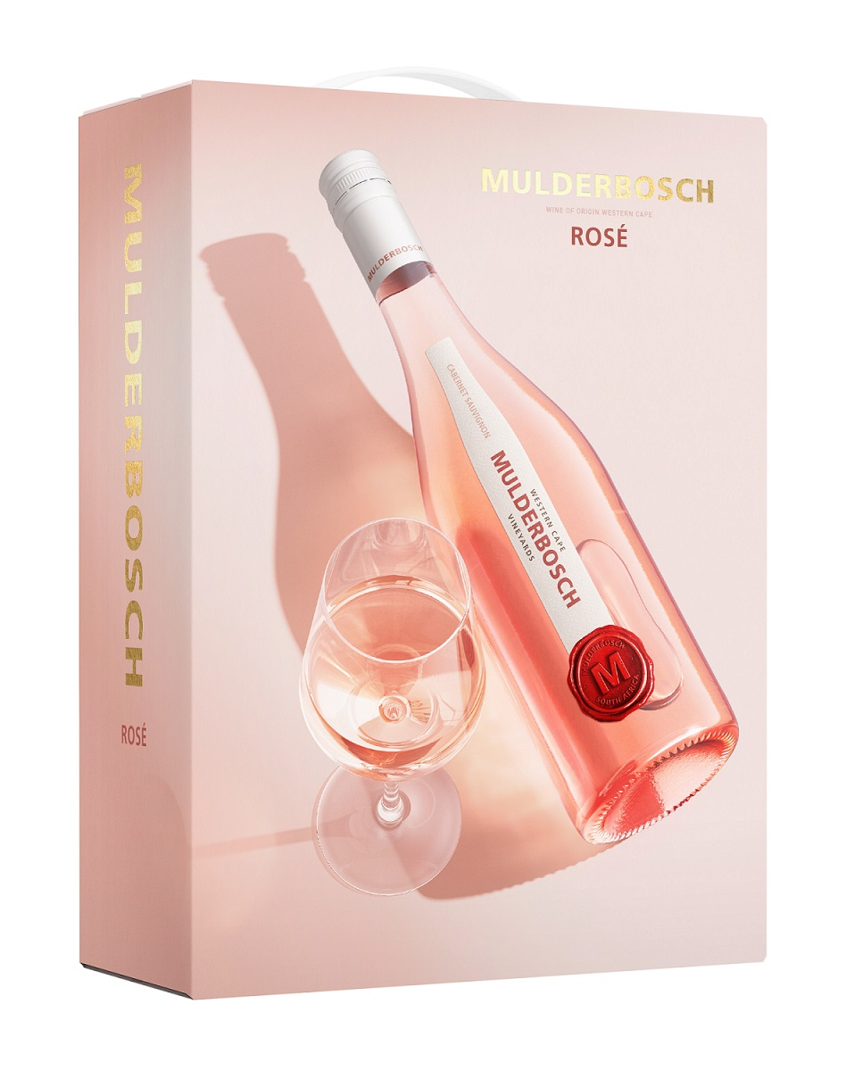 Kartongen är ljusrosa med texten Mulderbosch Rosé och en liggande rosa flaska bredvid ett vinglas. Mulderbosch Cabernet Sauvignon Rosé, bag-in-box. Kartongen är ljusrosa med texten Mulderbosch Rosé och en liggande rosa flaska bredvid ett vinglas.