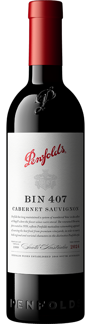 Flaska med vit etikett, Penfolds Bin 407 Cabernet Sauvignon 2024, framifrån. Penfolds Bin 407 Cabernet Sauvignon, flaska. Flaska med vit etikett, Penfolds Bin 407 Cabernet Sauvignon 2024, framifrån.