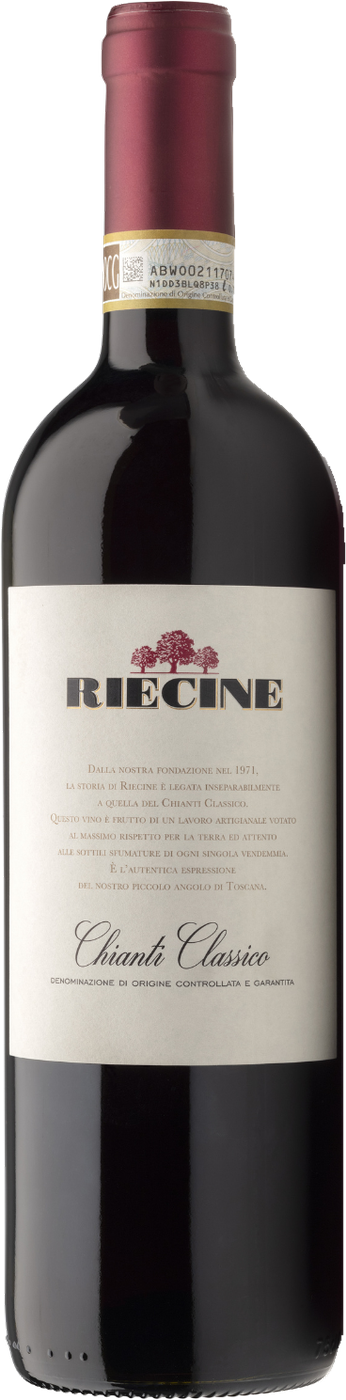 Flaskan står upprätt framifrån mot vit bakgrund, med vit etikett där namnet Riecine står under tre röda träd och Chianti Classico i skrivstil. Riecine Chianti Classico, flaska. Flaskan står upprätt framifrån mot vit bakgrund, med vit etikett där namnet Riecine står under tre röda träd och Chianti Classico i skrivstil.